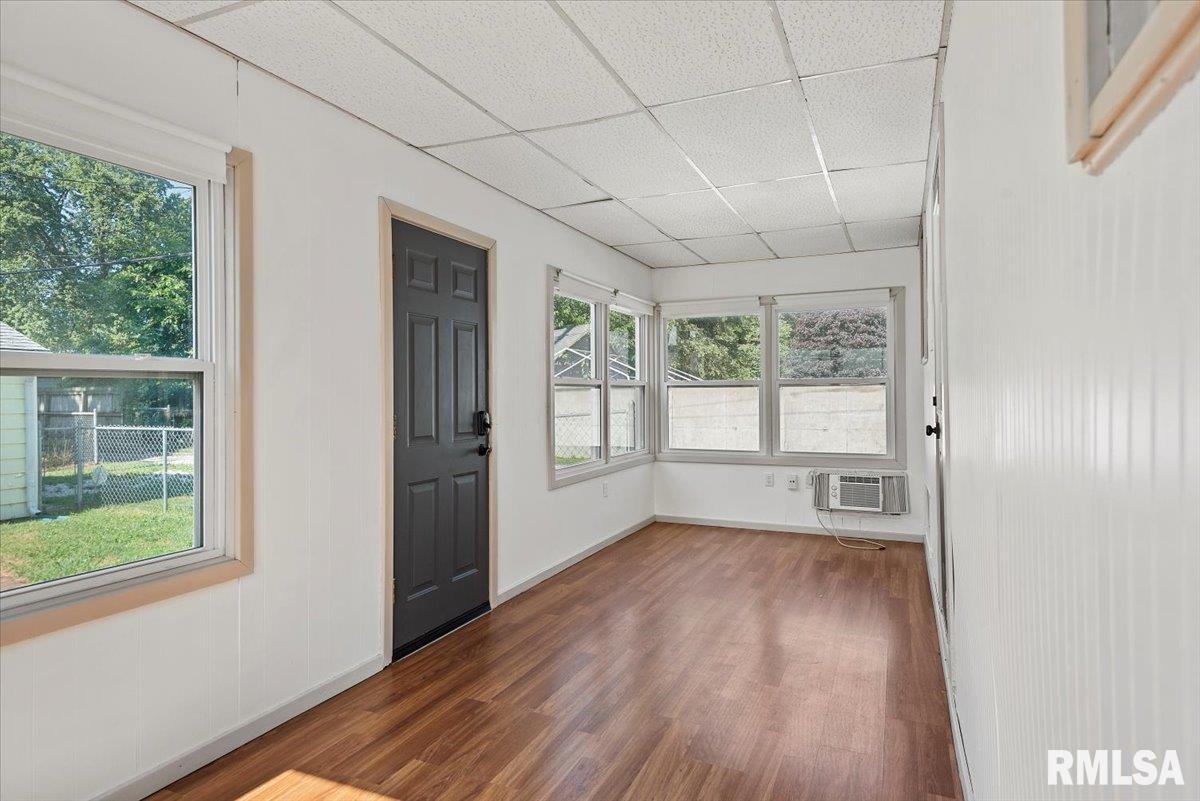 2912 East Enos Avenue Springfield, IL 62702 - Photo 17 of 24 Gallery Image 17