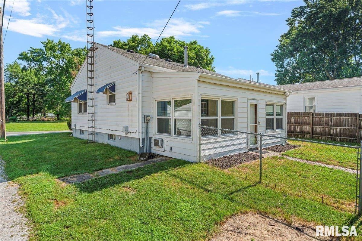2912 East Enos Avenue Springfield, IL 62702 - Photo 20 of 24 Gallery Image 20
