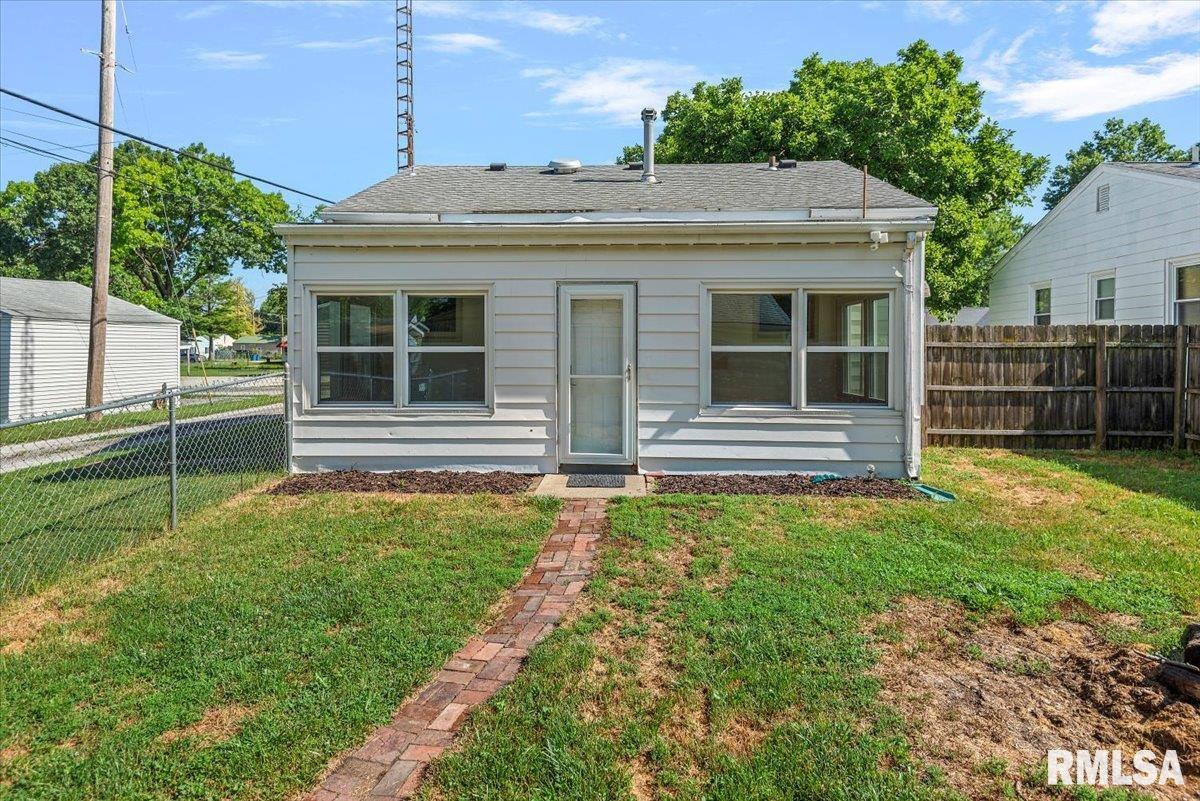 2912 East Enos Avenue Springfield, IL 62702 - Photo 22 of 24 Gallery Image 22
