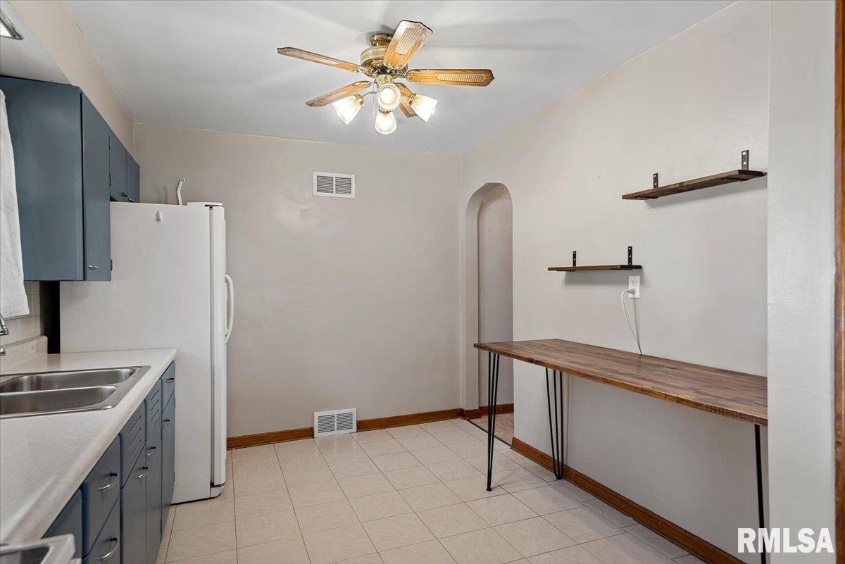 2912 East Enos Avenue Springfield, IL 62702 - Photo 9 of 24 Gallery Image 9