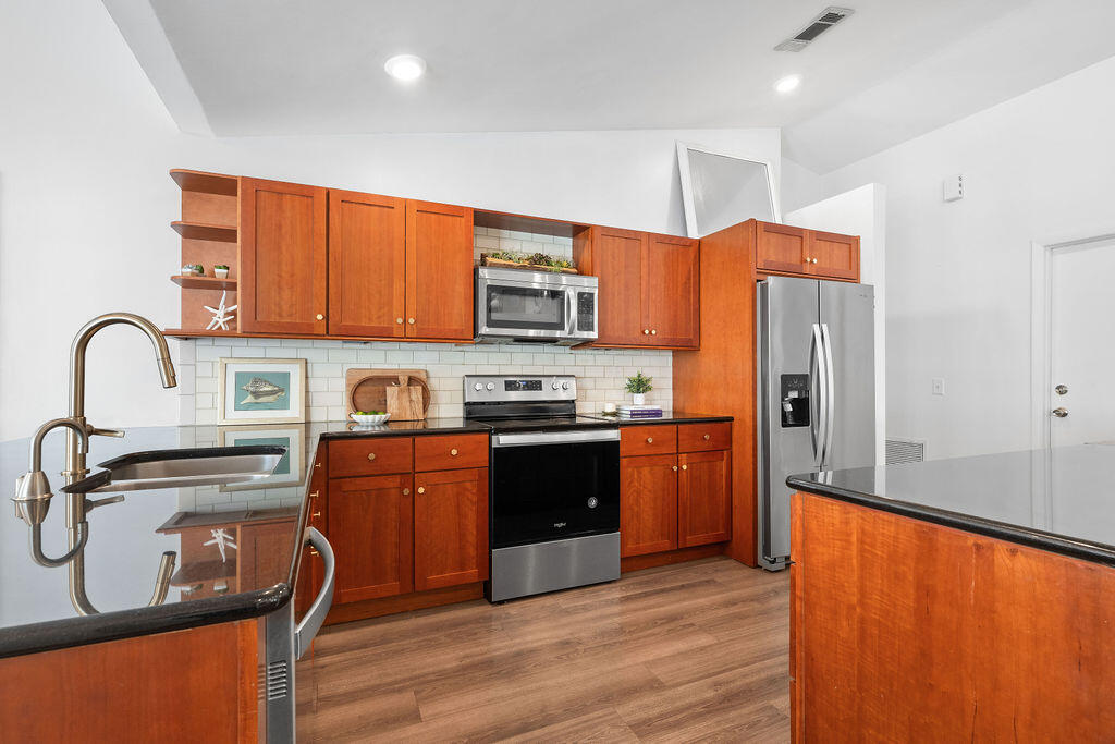 5068 Southeast Major Way Stuart, FL 34997 - Photo 15 of 50 Kitchen 4