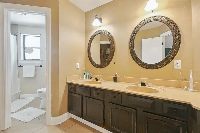 $450,000 | 1800 Lake Salvador Drive, Harvey, LA 70058