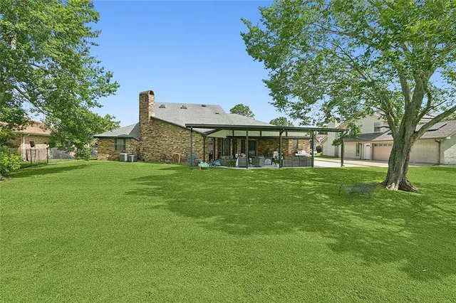 $450,000 | 1800 Lake Salvador Drive, Harvey, LA 70058