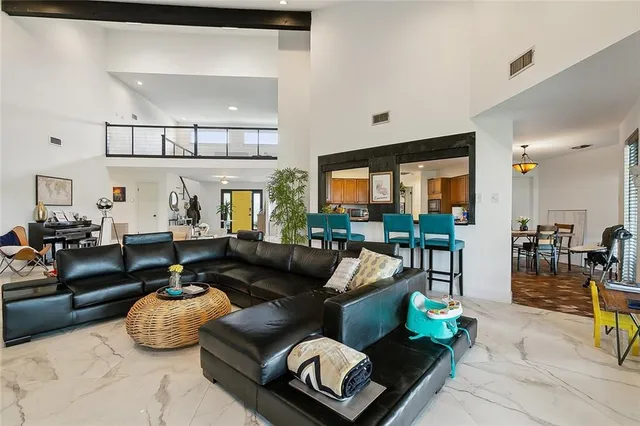 $450,000 | 1800 Lake Salvador Drive, Harvey, LA 70058