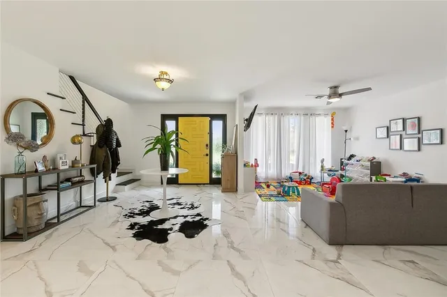 $450,000 | 1800 Lake Salvador Drive, Harvey, LA 70058