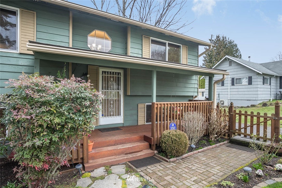 906 North 30th Street Renton, WA 98056 - Photo 1 of 1 Gallery Image 1