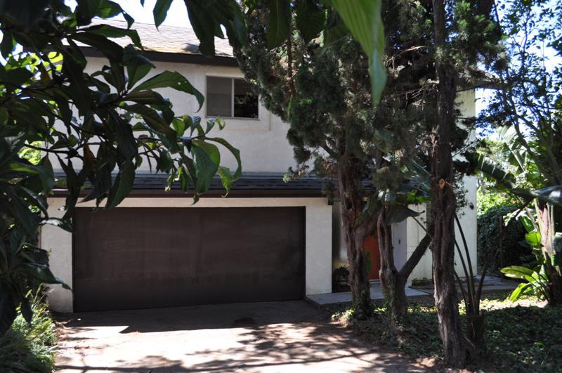 a view of house with street view