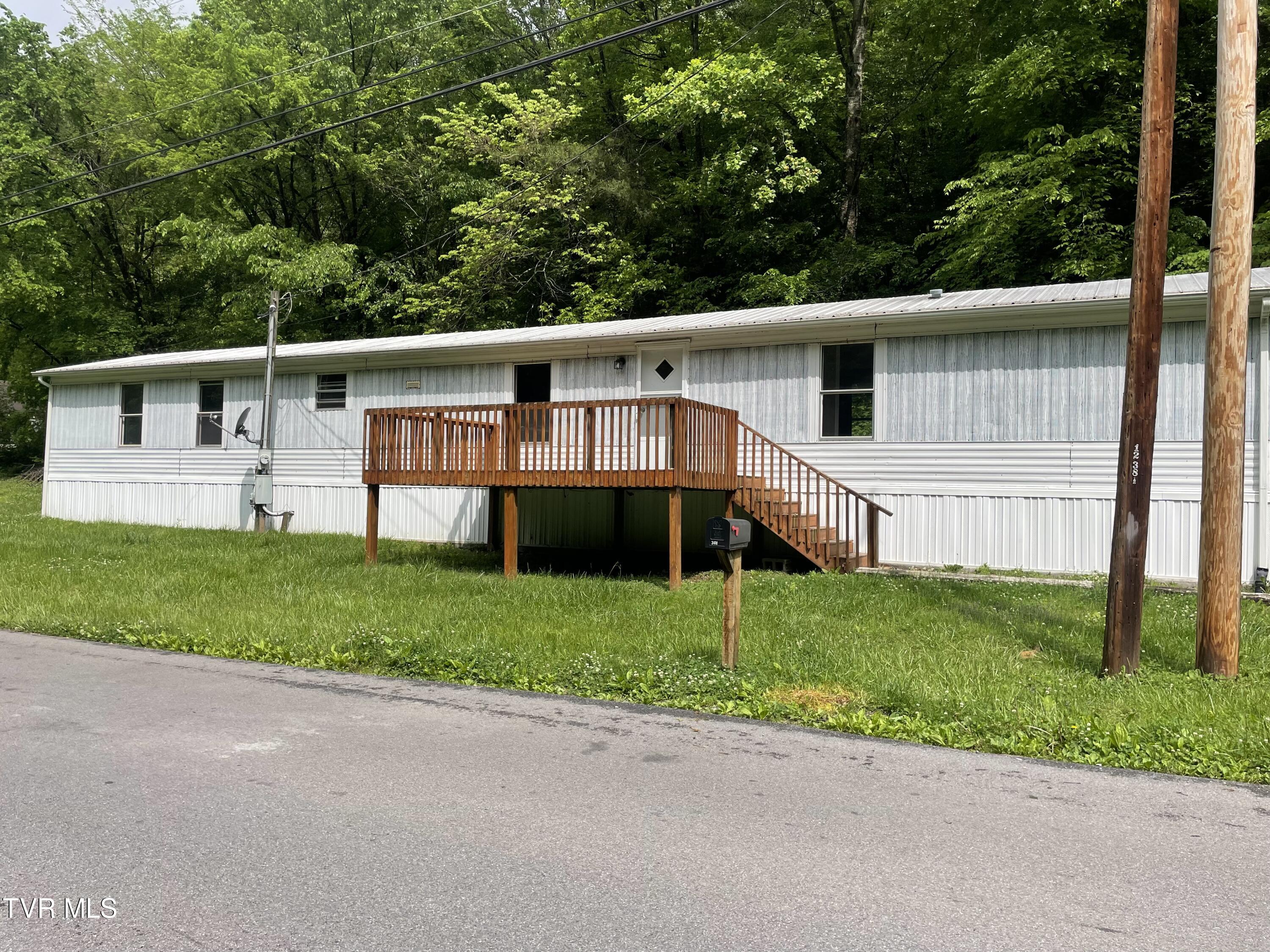 301 Willow Springs Road Elizabethton, TN 37643 - Photo 1 of 15 301 Willow Springs 13