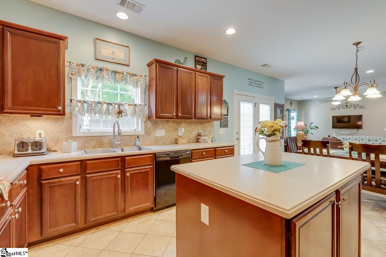 1 Grimes Drive Simpsonville, SC 29681 - Photo 12 of 36