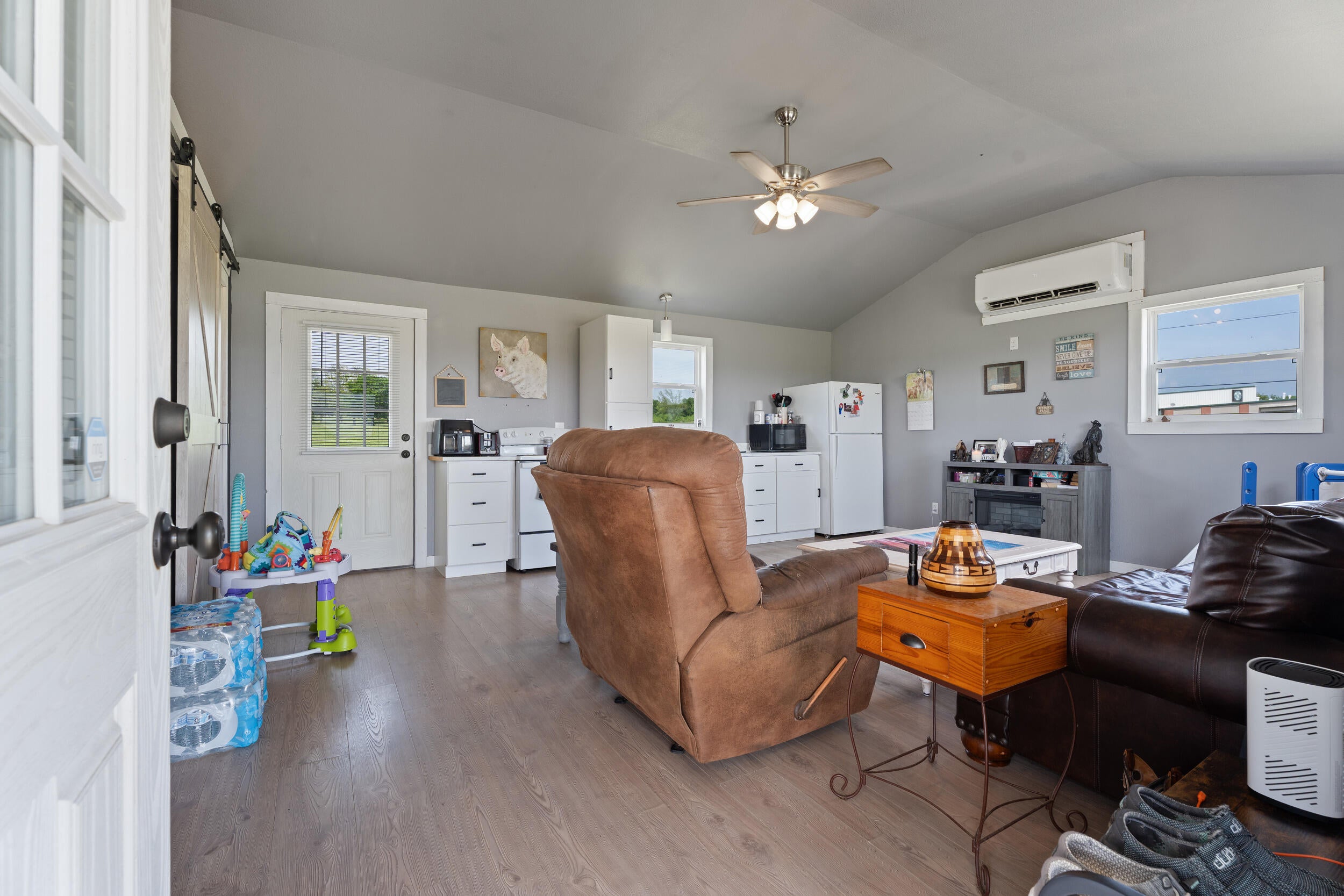 14935 East 380 Road Claremore, OK 74017 - Photo 6 of 20 Living room