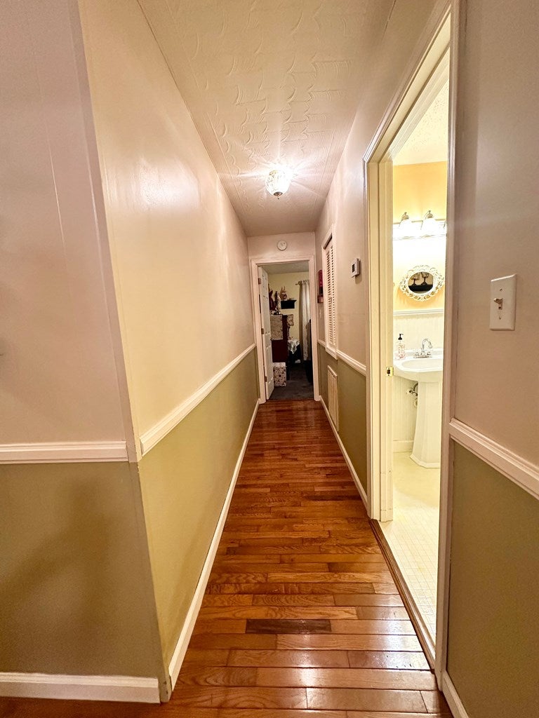 565 Spring Valley Road Bristol, VA 24201 - Photo 17 of 41 Gallery Image 17
