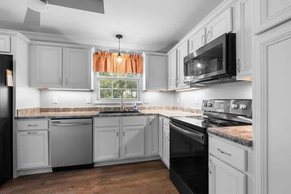 $430,000 | 821 Luxemburg Drive, Hermitage, TN 37076