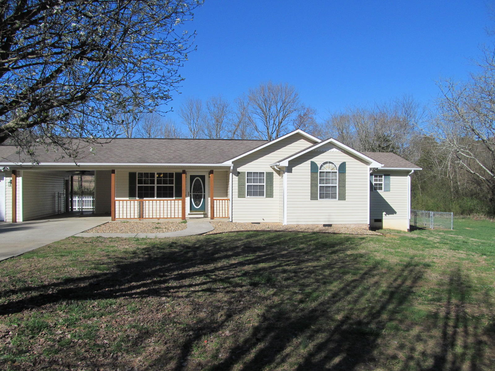 120 Lake Road Madisonville, TN 37354 - Photo 3 of 34 2