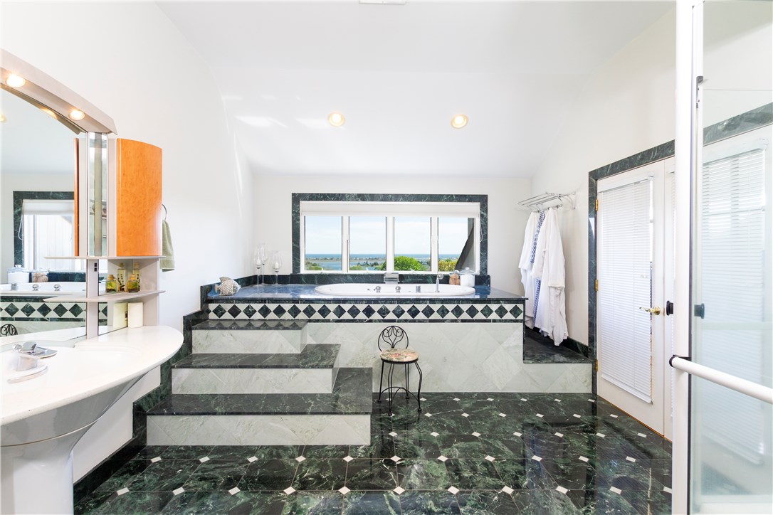 230 Shore Road Westerly, RI 02891 - Photo 14 of 40