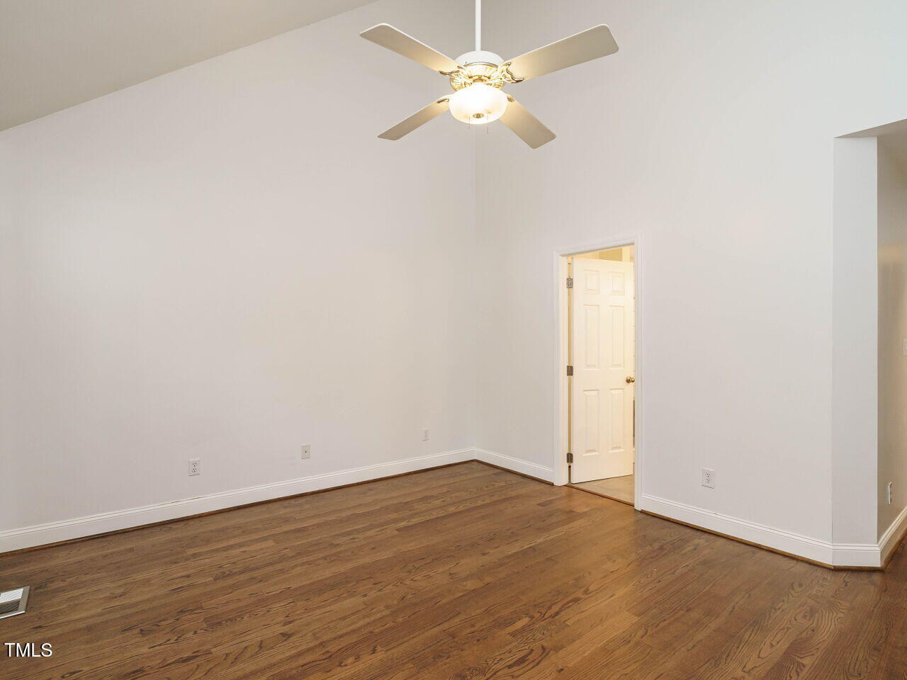 928 Loop Road Clayton, NC 27527 - Photo 18 of 38 017-1280x960-primary-br