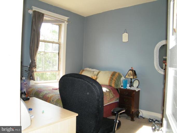 2425 Ontario Road Northwest Washington, DC 20009 - Photo 2 of 6 Apartment Bedroom