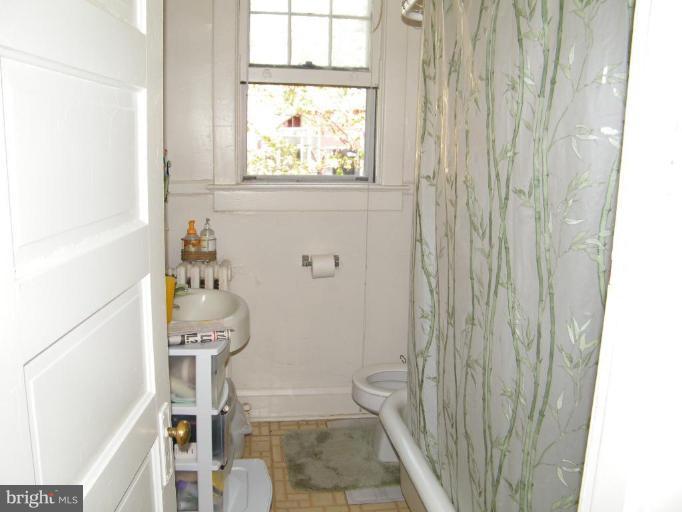 2425 Ontario Road Northwest Washington, DC 20009 - Photo 3 of 6 Apartment Bath
