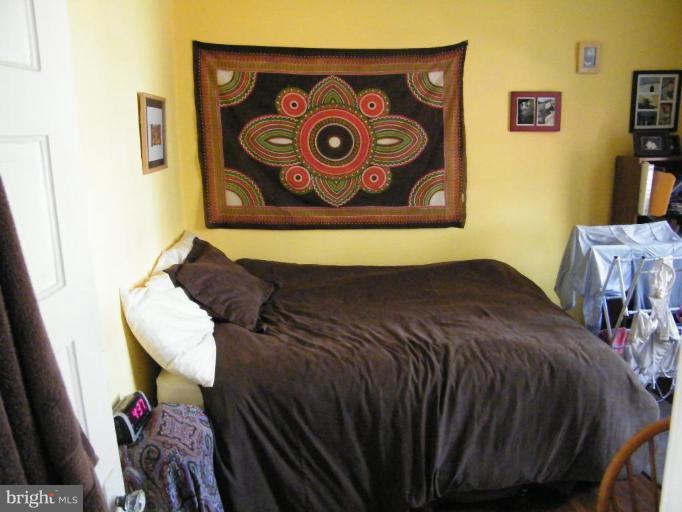 2425 Ontario Road Northwest Washington, DC 20009 - Photo 4 of 6 Bedroom #1