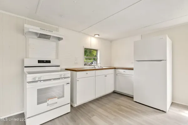 $1,200 | 11213 Dobson Road, Unit 11, Gulfport, MS 39503