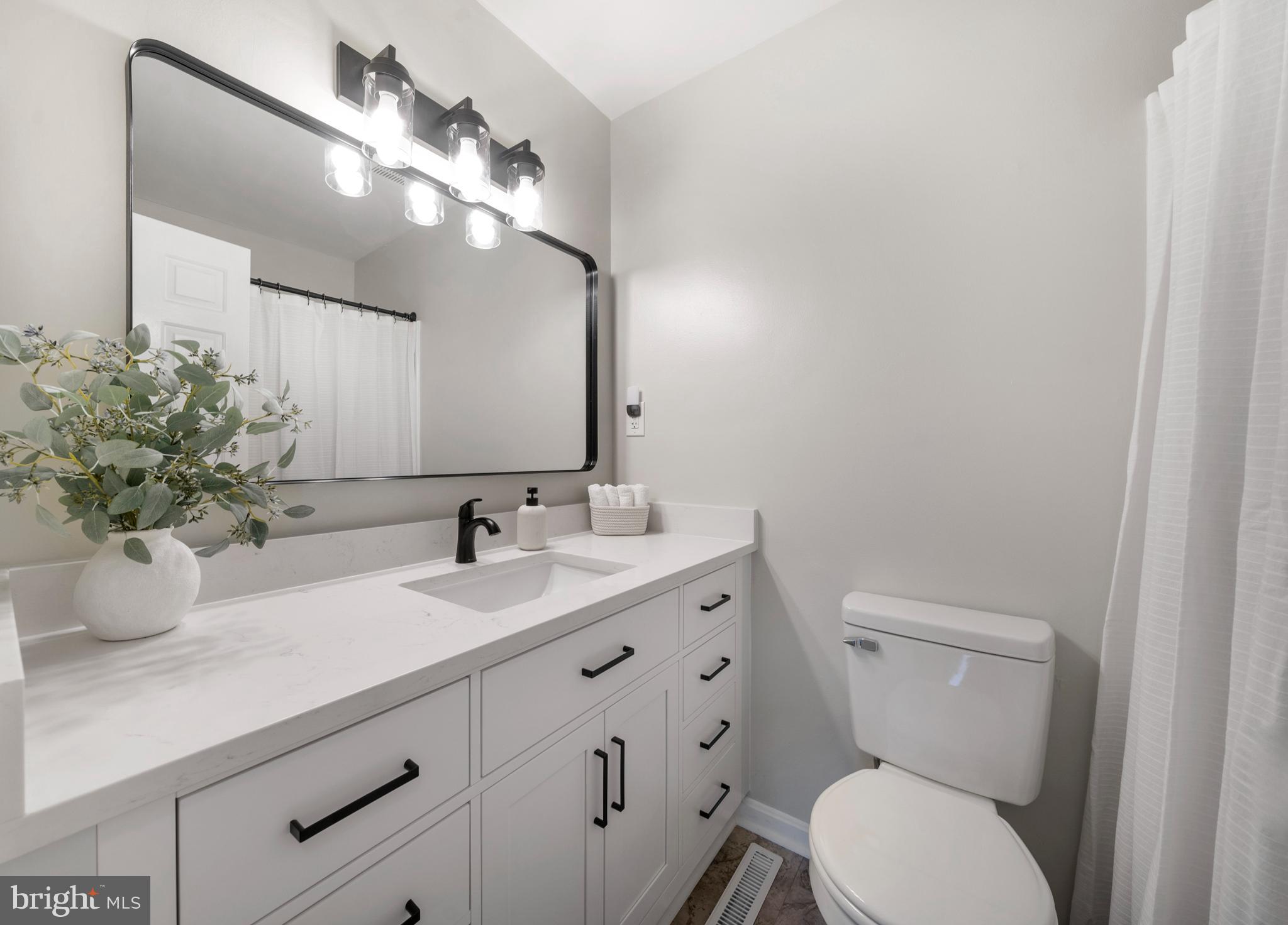 2816 Ridge Road Waldorf, MD 20603 - Photo 22 of 43 Upper level hall bathroom