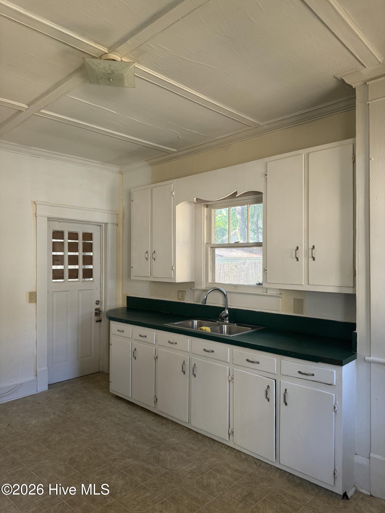 320 Spring Street Hamlet, NC 28345 - Photo 7 of 14