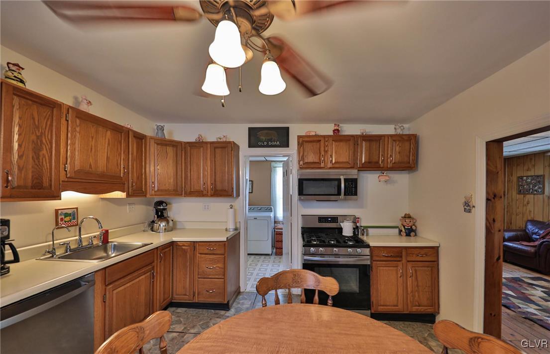 219 Daniels Road Nazareth, PA 18064 - Photo 4 of 21