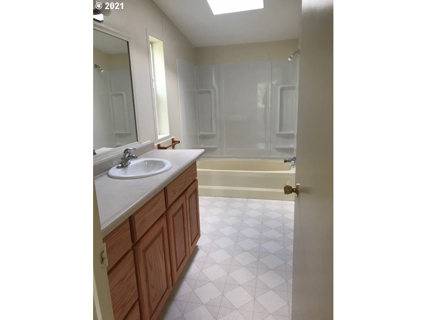 26338 Cory Road Junction City, OR 97448 - Photo 14 of 23 Gallery Image 14