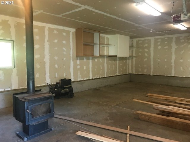 26338 Cory Road Junction City, OR 97448 - Photo 6 of 23 Gallery Image 6