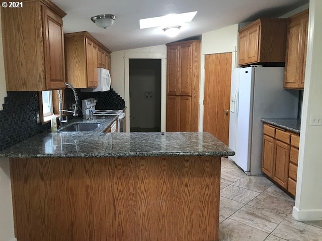 26338 Cory Road Junction City, OR 97448 - Photo 7 of 23 Gallery Image 7