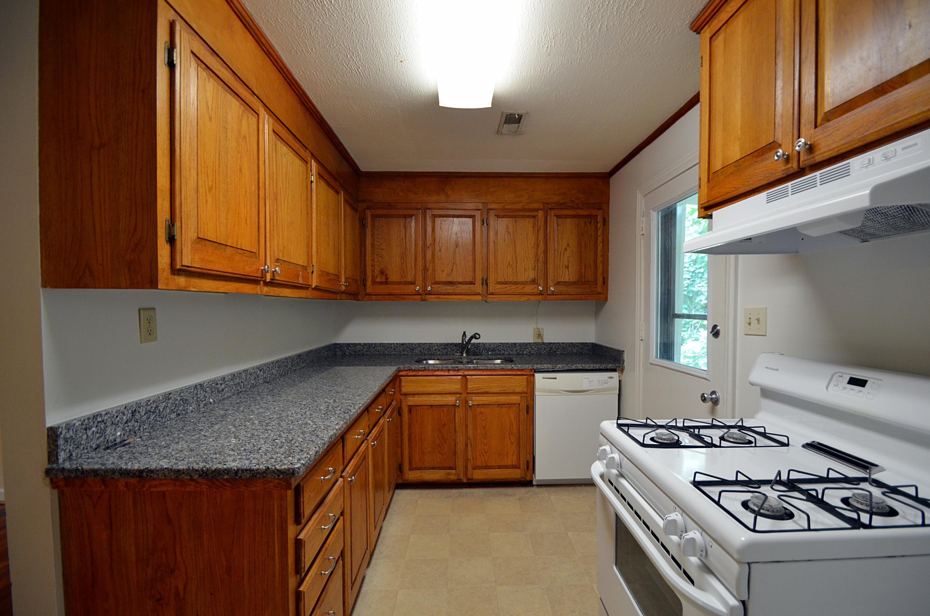 1986 Teakwood Road Charleston, SC 29414 - Photo 6 of 15 DSC_0277