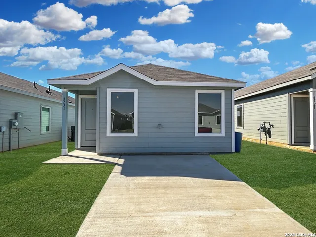 $1,095 | 6731 Chert Chase, Elmendorf, TX 78112