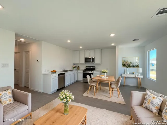 $1,095 | 6731 Chert Chase, Elmendorf, TX 78112