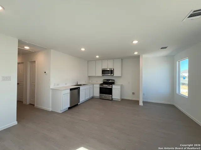 $1,095 | 6731 Chert Chase, Elmendorf, TX 78112