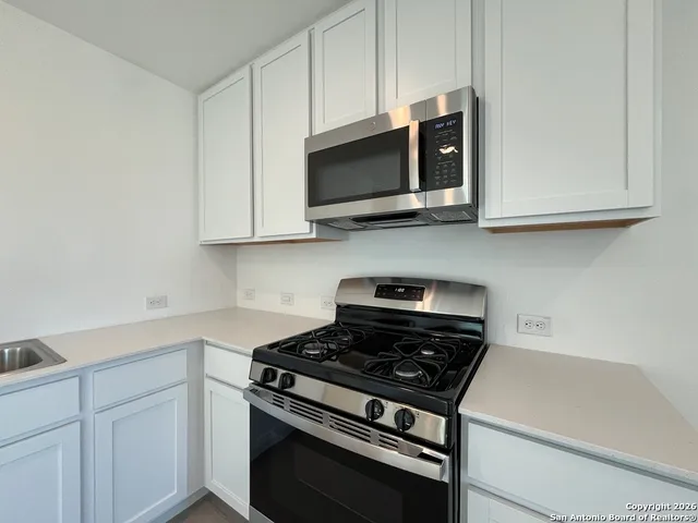 $1,095 | 6731 Chert Chase, Elmendorf, TX 78112