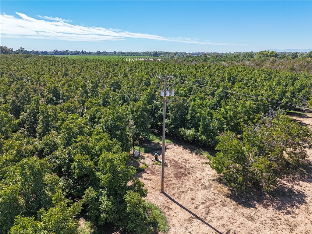 24365 Oklahoma Avenue Red Bluff, CA 96080 - Photo 13 of 20 a view of a city with an ocean