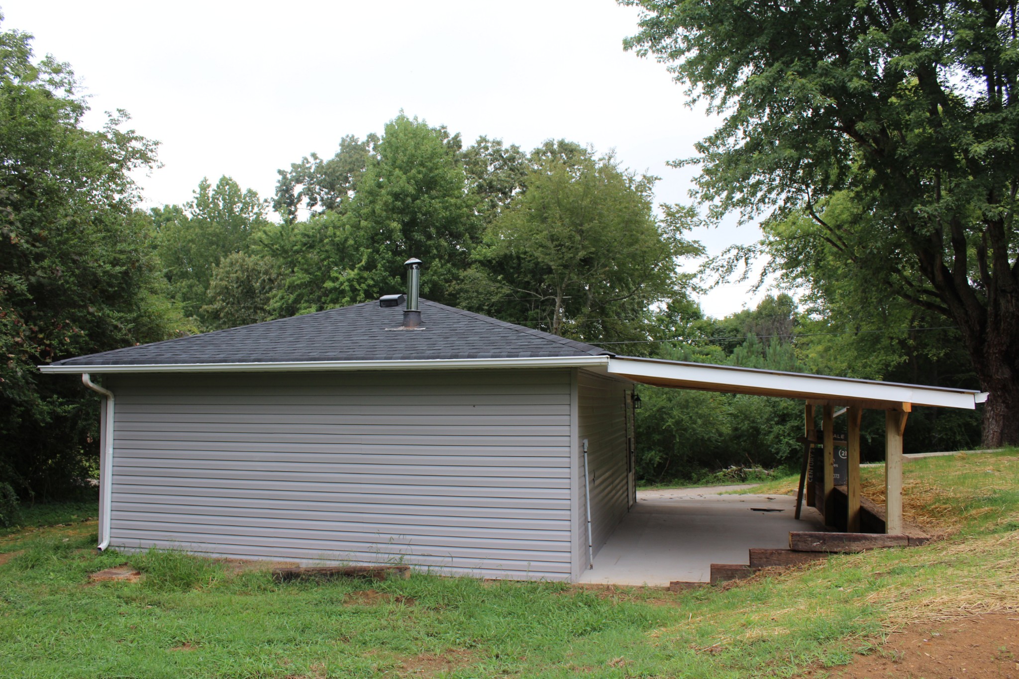 70 Pond Drive Tennessee Ridge, TN 37178 - Photo 25 of 28 a view of a back yard of the house