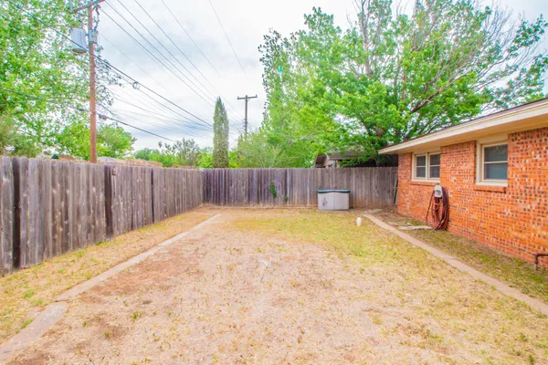 $229,500 | 5016 15th Street, Lubbock, TX 79416