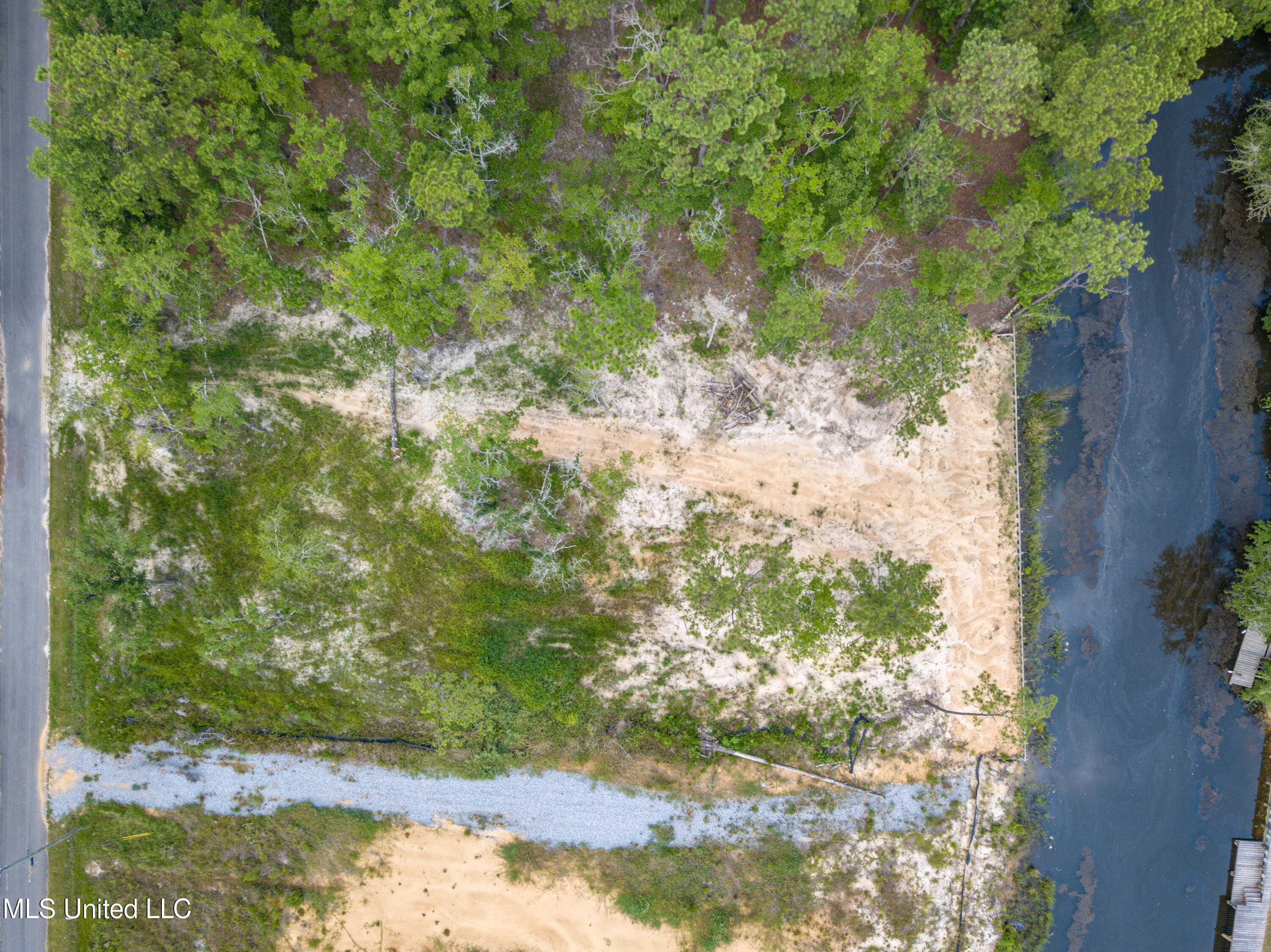 10083 Cain Road Bay St. Louis, MS 39520 - Photo 7 of 17 Cain Rd-6