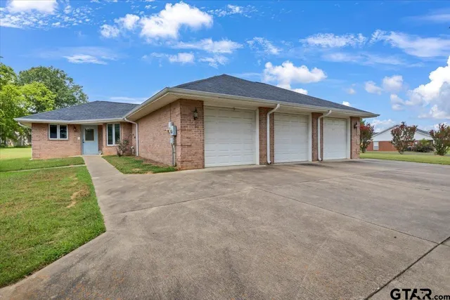 $369,999 | 13315 County Road 434, Tyler, TX 75704