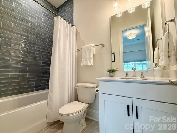 $975,000 | 805 Lakeforest Drive, Belmont, NC 28012