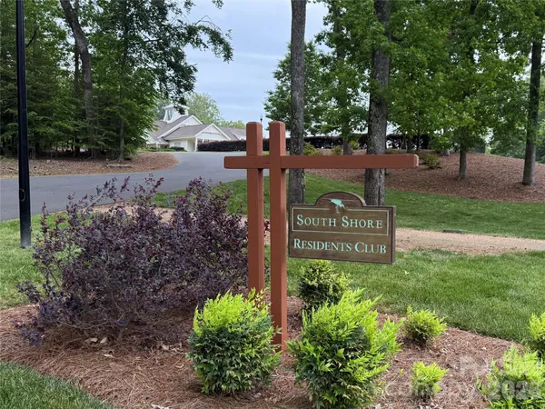 $975,000 | 805 Lakeforest Drive, Belmont, NC 28012