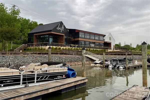 $975,000 | 805 Lakeforest Drive, Belmont, NC 28012