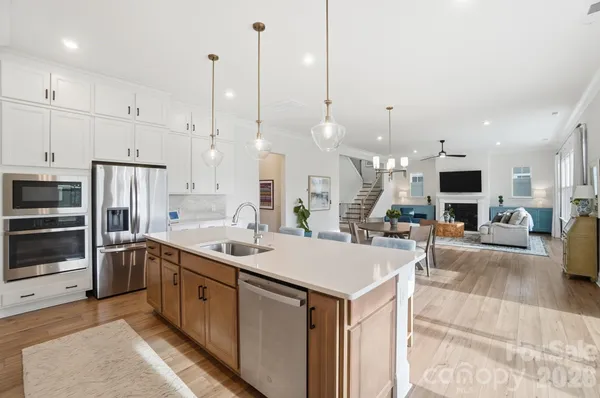 $975,000 | 805 Lakeforest Drive, Belmont, NC 28012