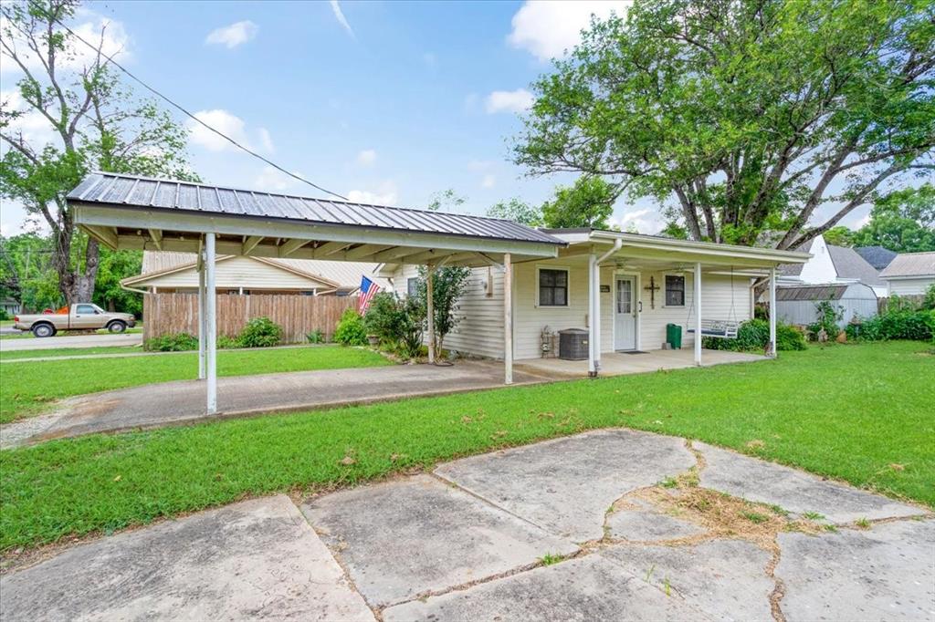 704 East Main Street Honey Grove, TX 75446 - Photo 32 of 40