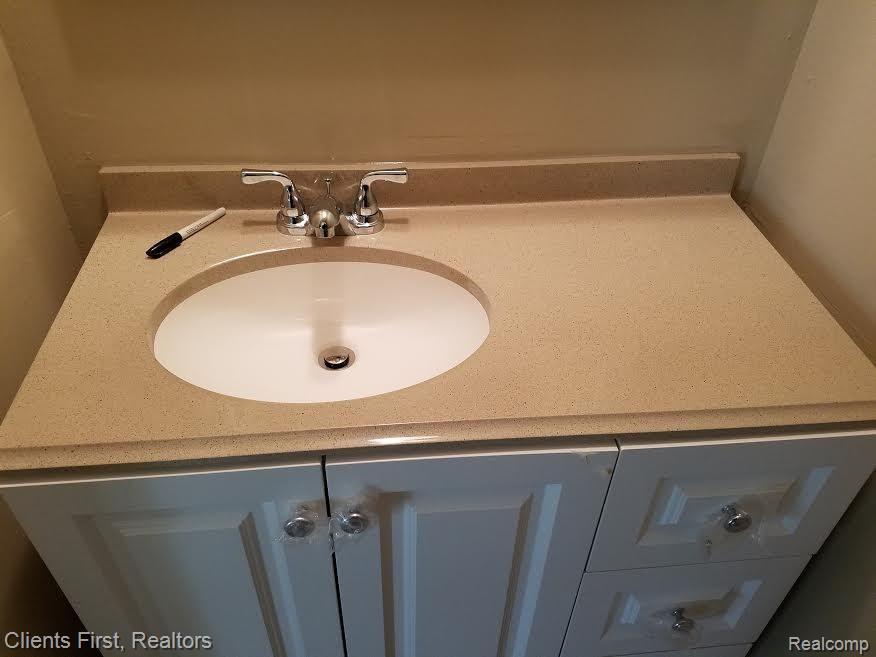 1030 Inkster Road Dearborn Heights, MI 48127 - Photo 20 of 49 46.jpg