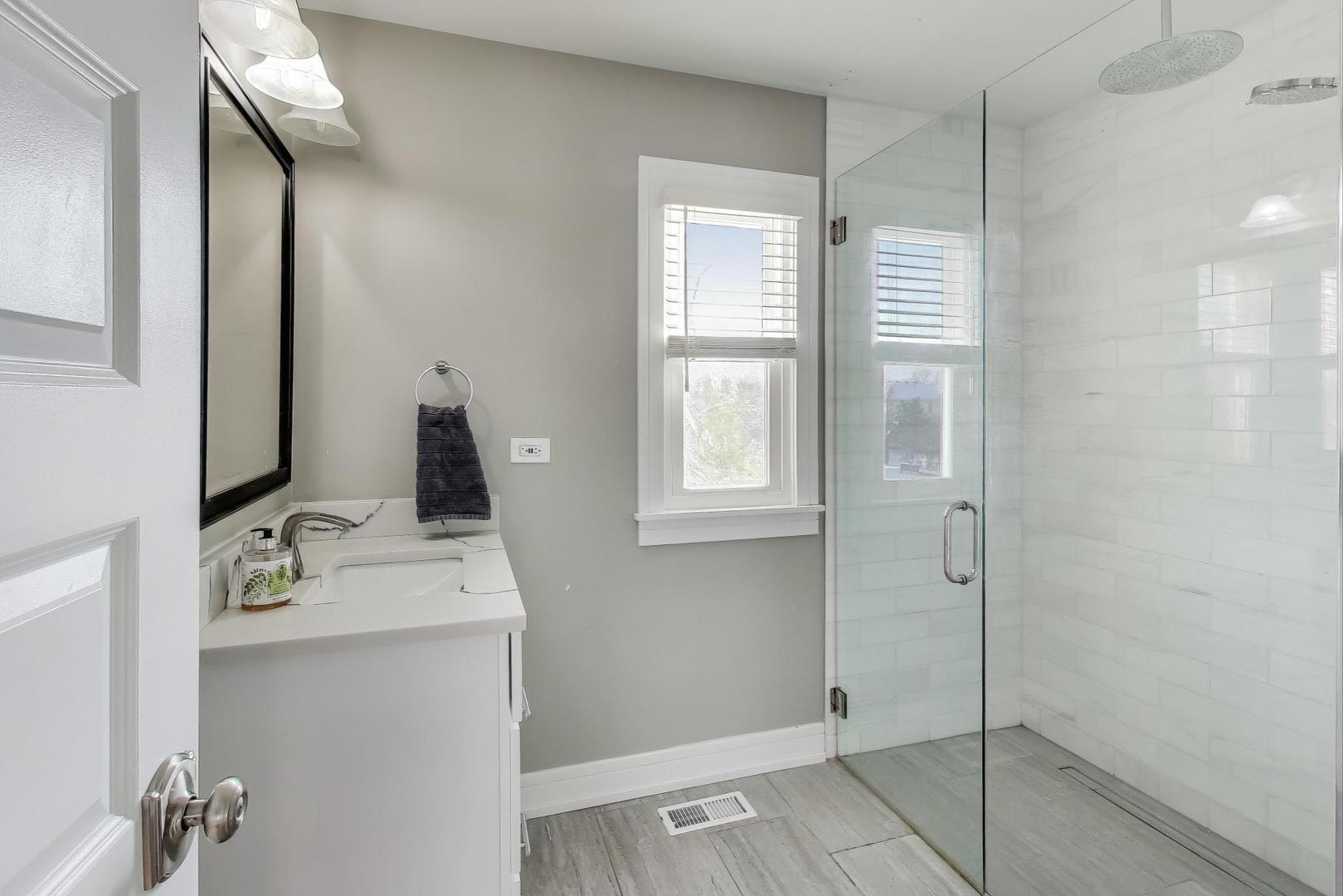 1565 Brittany Lane Hoffman Estates, IL 60192 - Photo 14 of 26 a view of bathroom with dual sinks