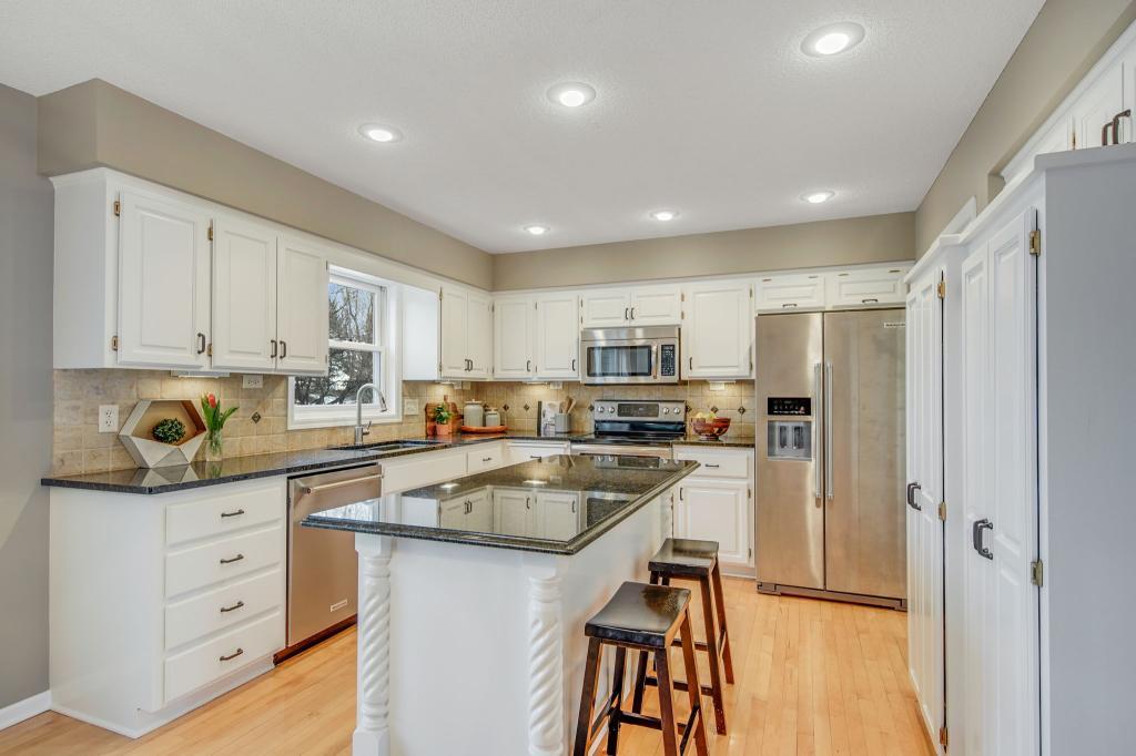 18964 Wynnfield Road Eden Prairie, MN 55347 - Photo 14 of 51 Gallery Image 14