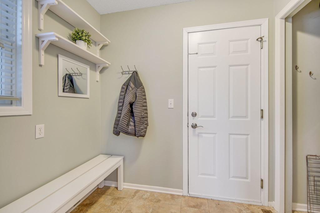 18964 Wynnfield Road Eden Prairie, MN 55347 - Photo 16 of 51 Gallery Image 16