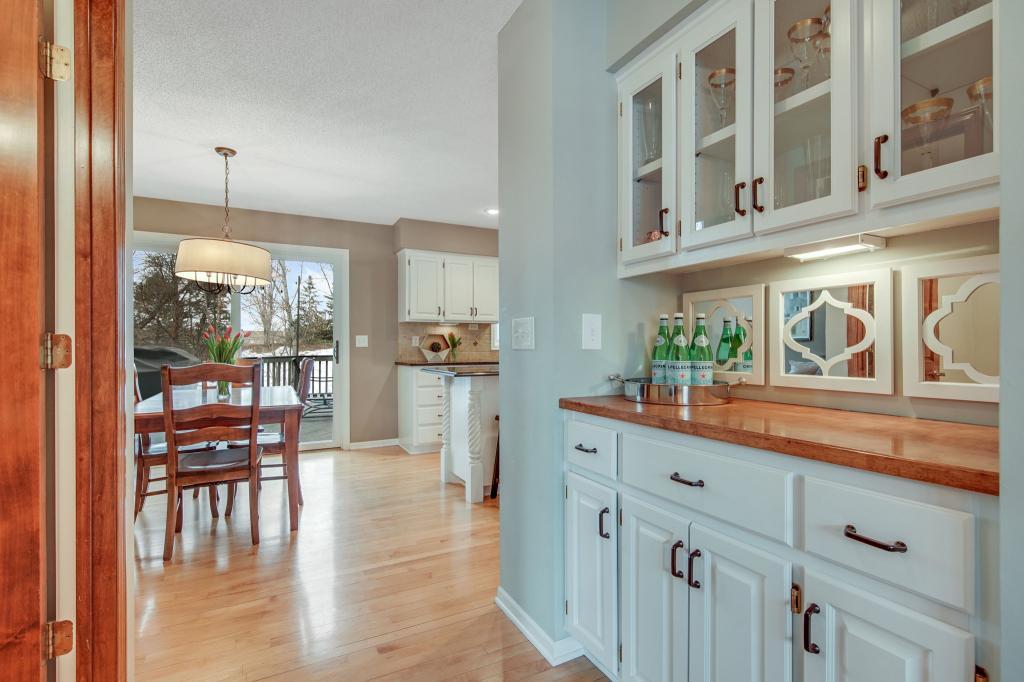 18964 Wynnfield Road Eden Prairie, MN 55347 - Photo 10 of 51 Gallery Image 10