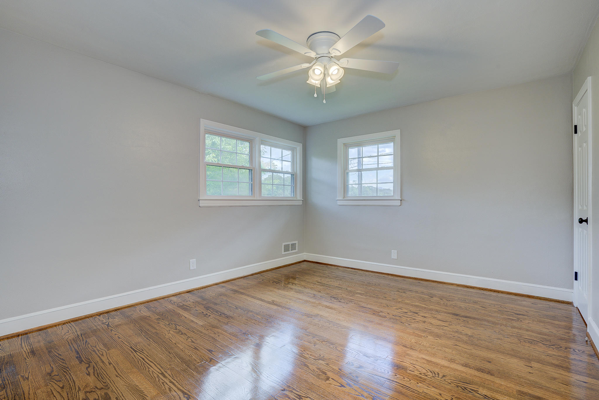3514 Robyn Road Southwest Roanoke, VA 24015 - Photo 18 of 29 Bedroom 1